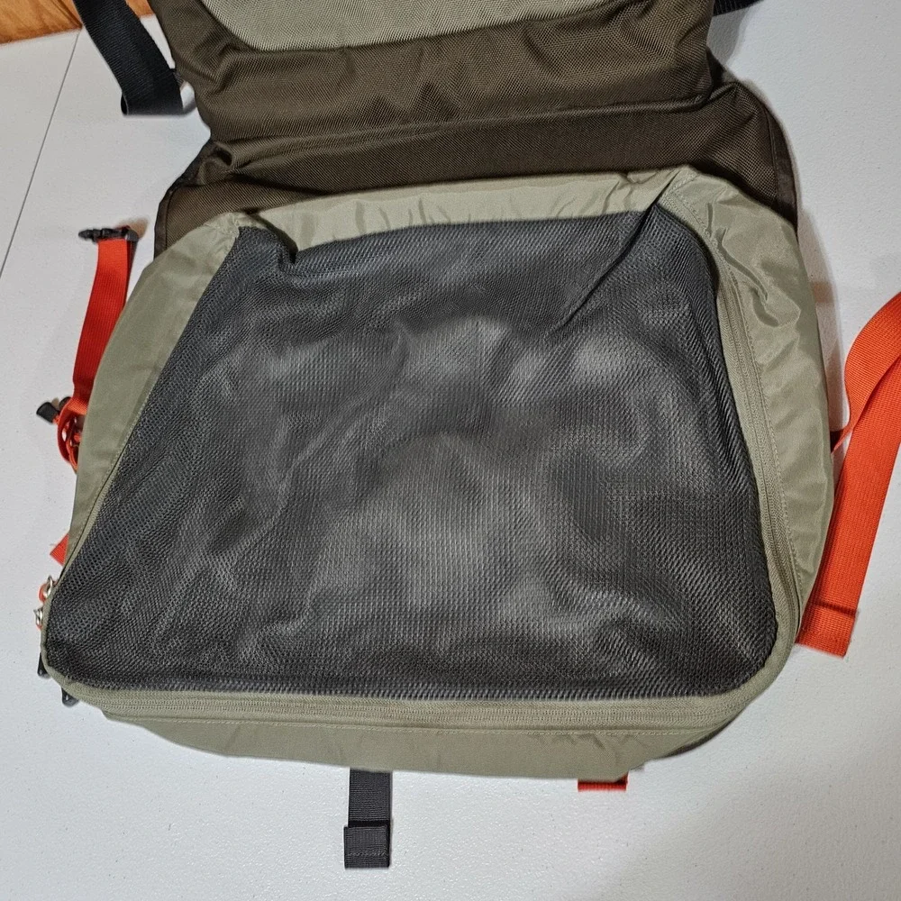 The North Face Oversized XL Messenger Bag TriFold Laptop Luggage Travel Shoulder